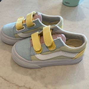 Pastel toddler vans